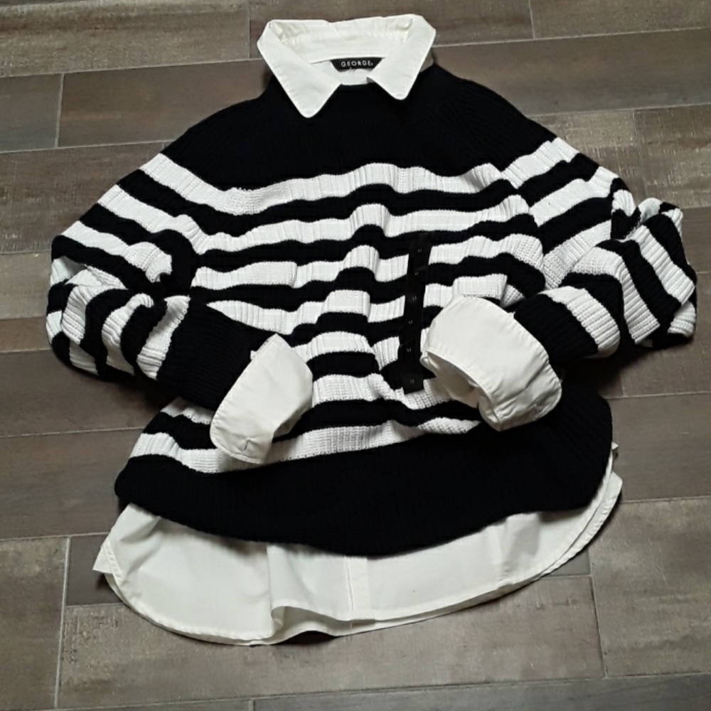 BANANA REPUBLIC STRIPED SWEATER